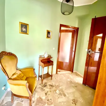 Amita House Apartmán *